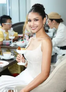แพรว แพรววณิชยฐ์ 14