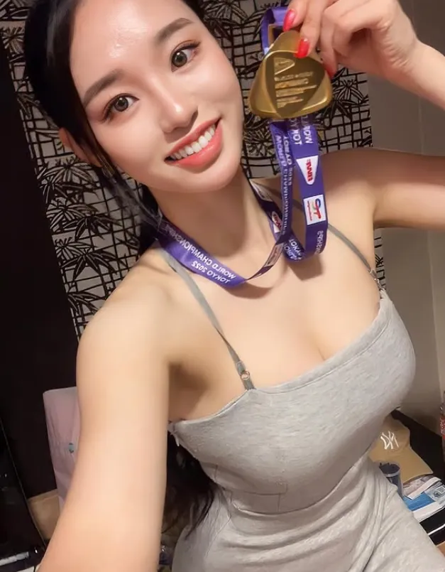 อากาเนะ อารากิ tiktok เน็ตไอดอล 